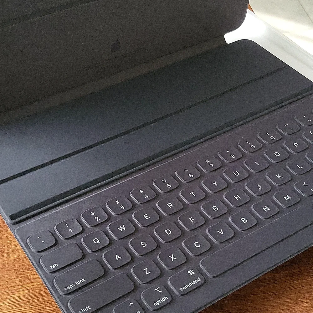Ipad Pro (12.9- inch) Smart Keyboard Folio